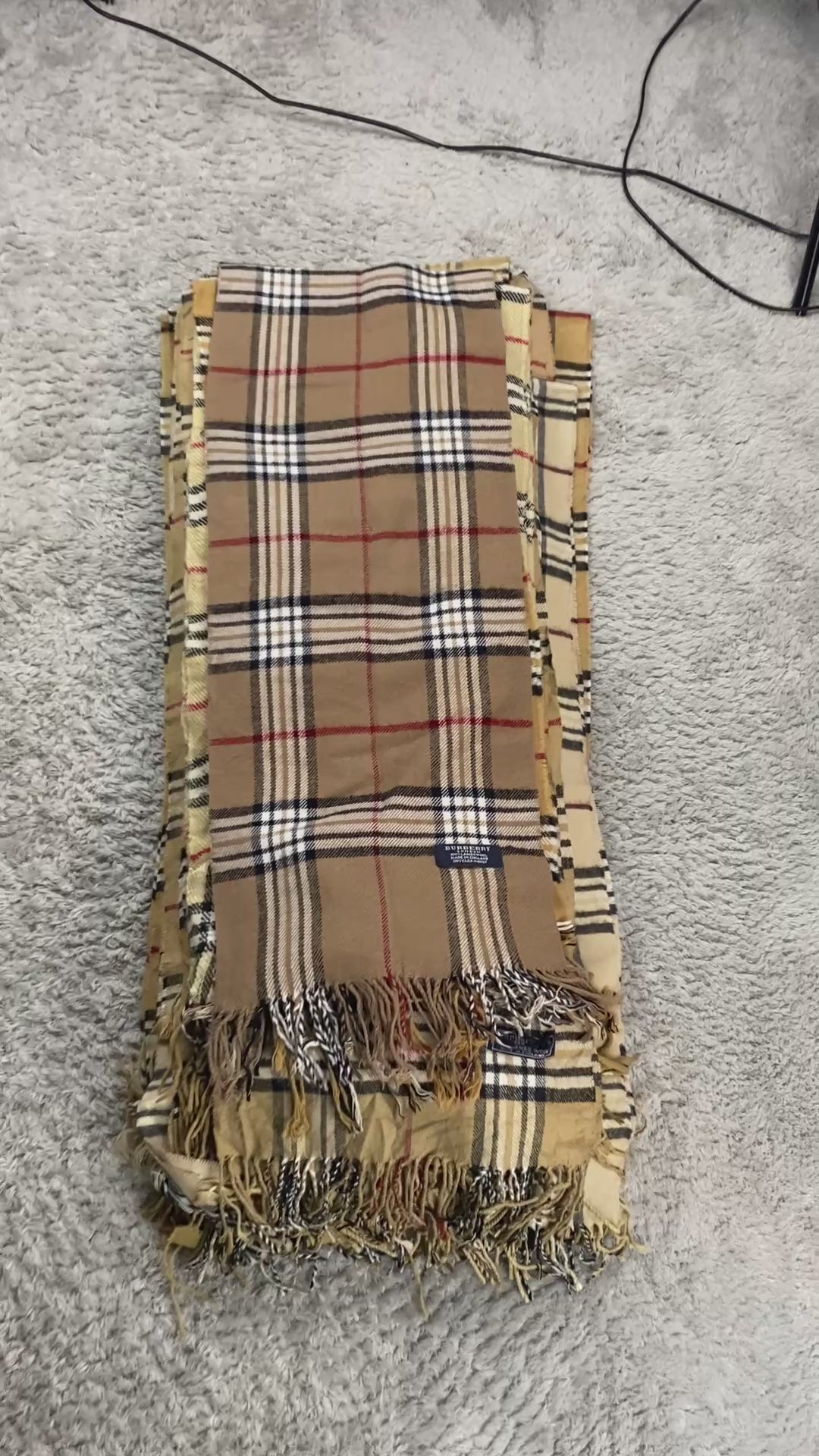 Echarpes Burberry beige retravaillées x5